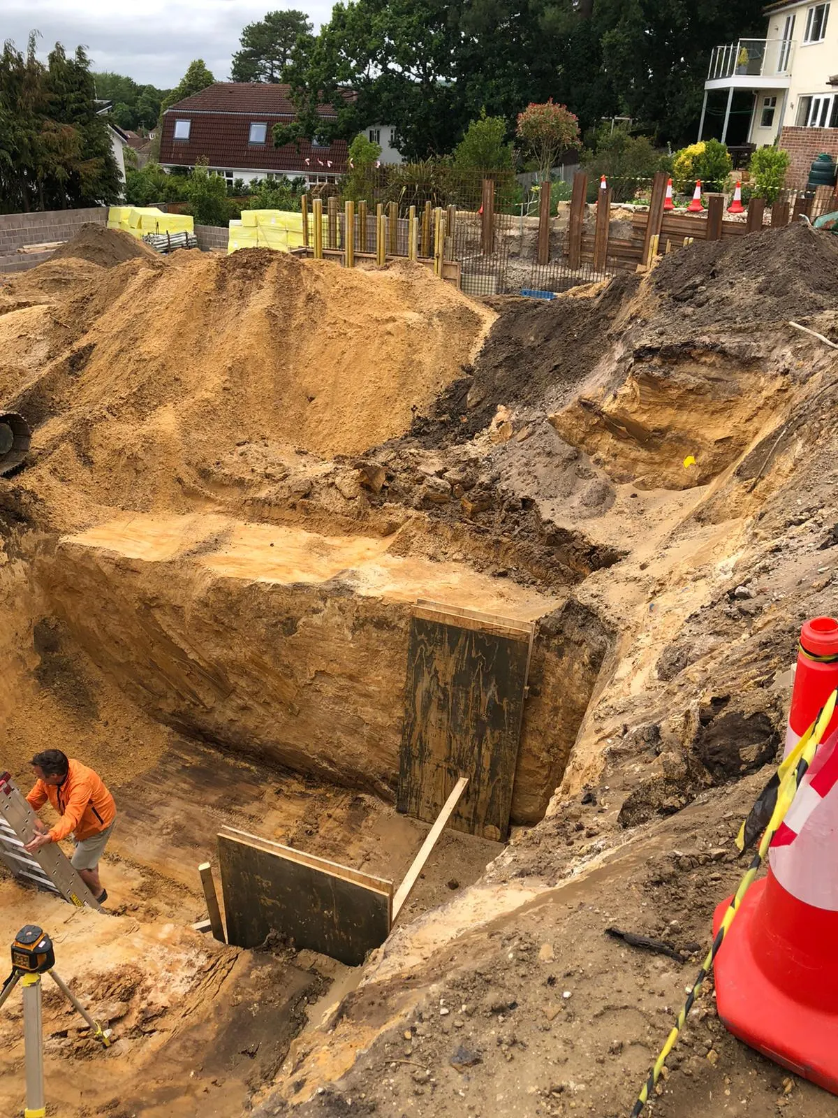 Three Basements with Swimming Pools, Poole — Poole, Dorset, photo 2