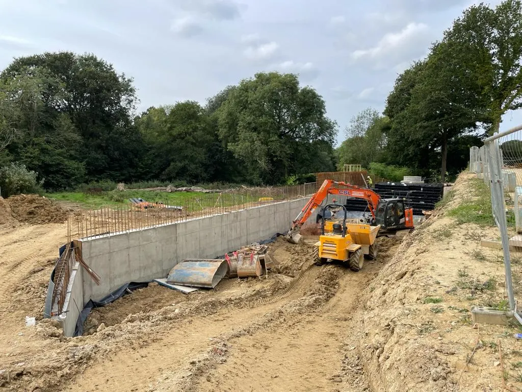 60m Retaining Wall, Burgess Hill — Burgess Hill, West Sussex, photo 5