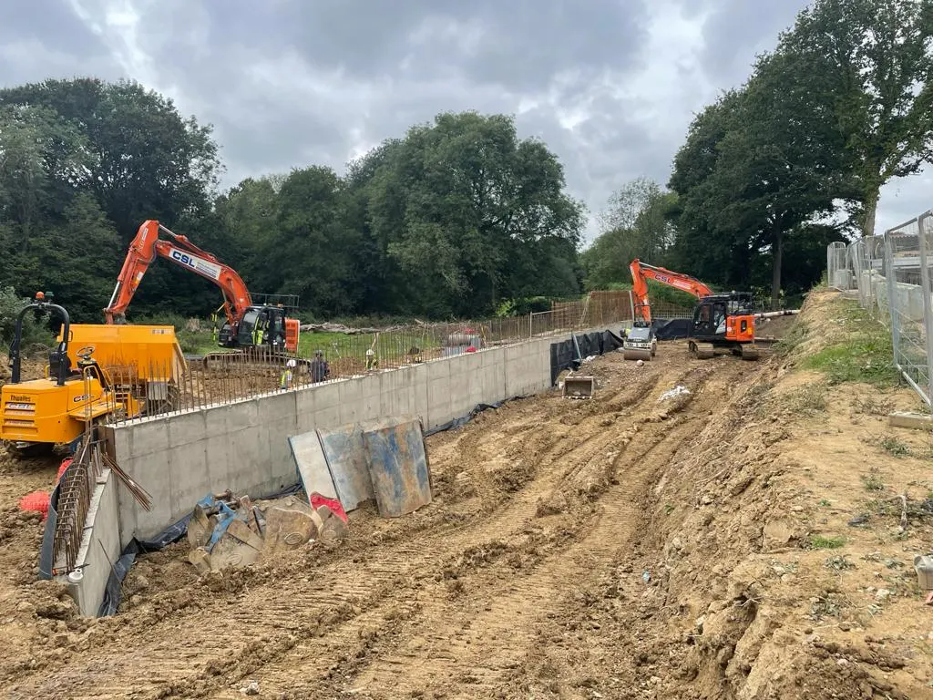 60m Retaining Wall, Burgess Hill — Burgess Hill, West Sussex, photo 6
