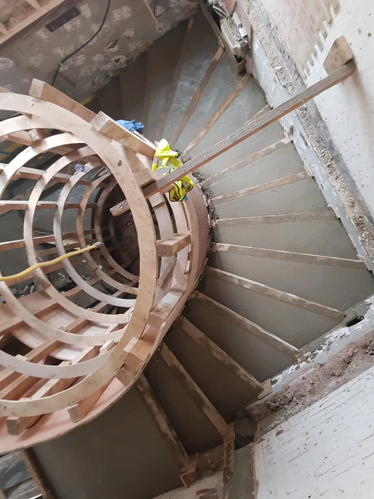 Spiral Staircase, Emery Hill Street SW1 — Westminster, London, photo 2