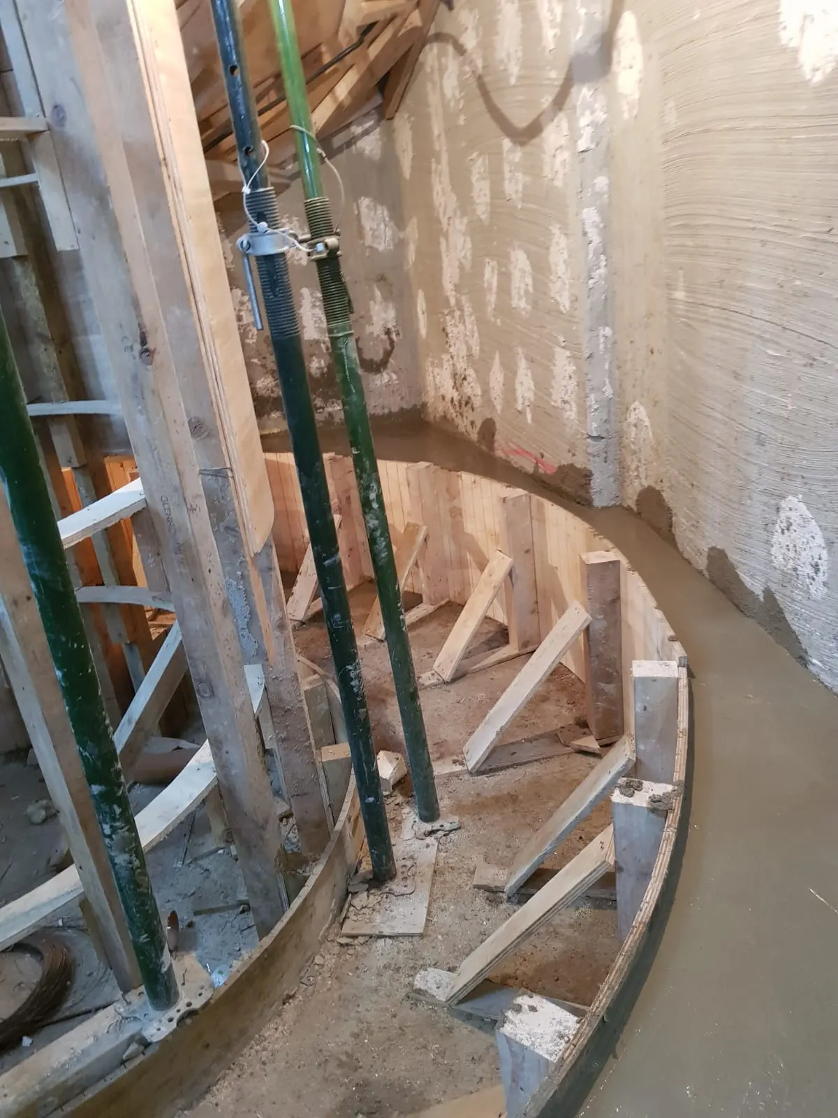 Spiral Staircase, Emery Hill Street SW1 — Westminster, London, photo 6