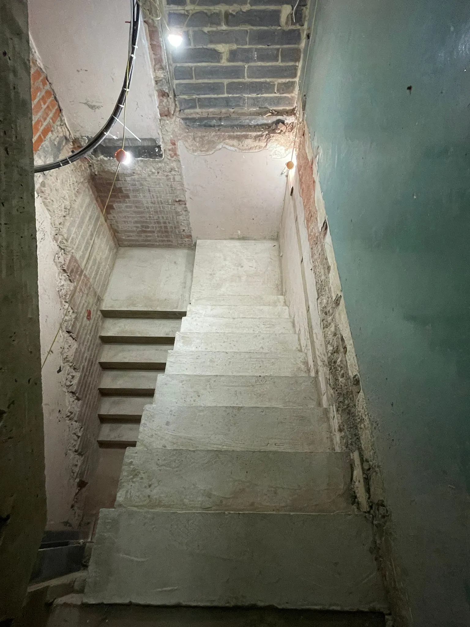 U-Shaped Concrete Staircases, Oxford — Oxford, photo 2