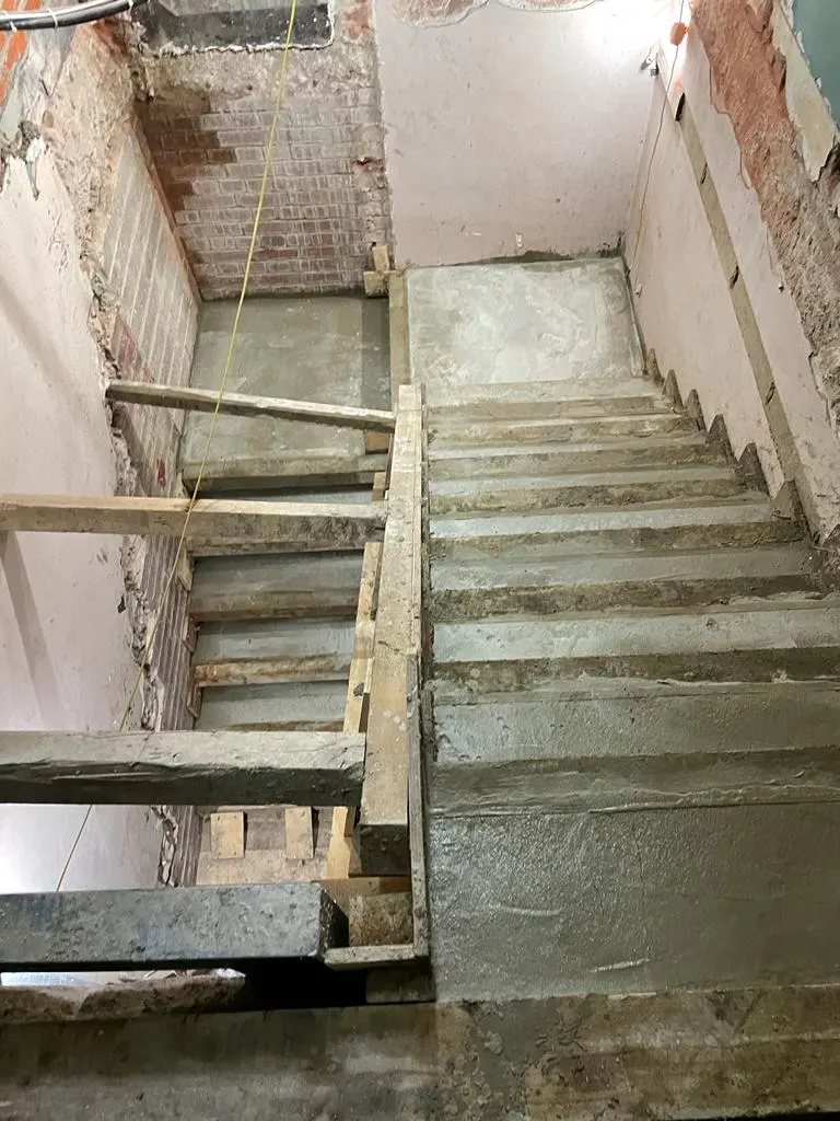 U-Shaped Concrete Staircases, Oxford — Oxford, photo 6